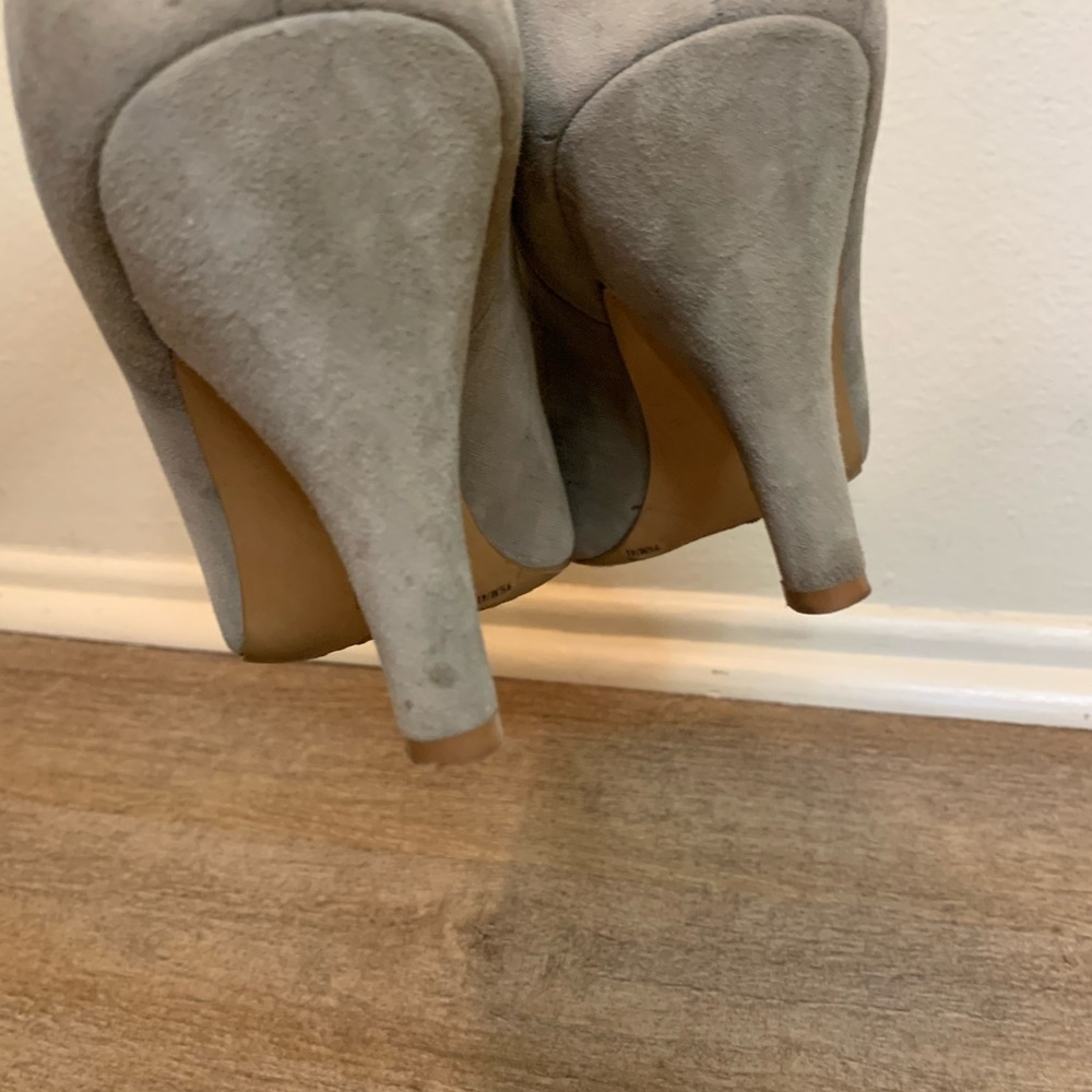 Women's Suede Ankle Boots - Gray - Picture 6 of 6
